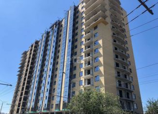 Продам 2-ком. квартиру, 92 м2, Черкесск, Парковая улица, 10