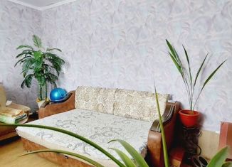 Продам двухкомнатную квартиру, 44 м2, Азнакаево, улица Хасаншиной, 2А