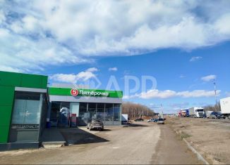 Продам торговую площадь, 775.6 м2, поселок Сосновый Бор, улица Ефимова, 1Б