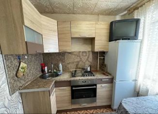 Продается однокомнатная квартира, 36 м2, Старый Оскол, микрорайон Приборостроитель, 11