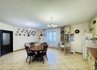 Продам 3-комнатную квартиру, 93 м2, Казань, улица Восстания, 62