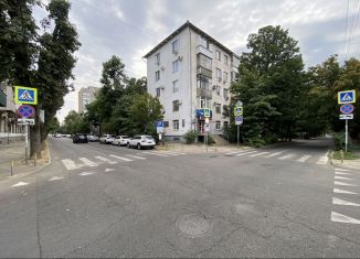 Сдается в аренду двухкомнатная квартира, 55 м2, Краснодар, Карасунская улица, 44, микрорайон Центральный