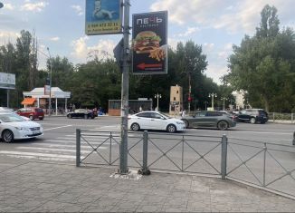 Сдается в аренду 5-ком. квартира, 100 м2, Махачкала, улица Юсупа Акаева, 5