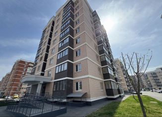 Продаю 2-ком. квартиру, 65 м2, Краснодар, улица Академика Фёдорова, 4