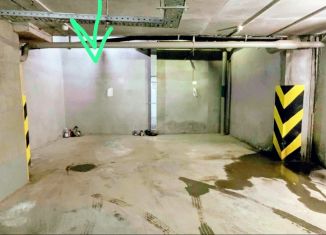 Продаю машиноместо, 16 м2, Свердловская область, улица Чапаева, 72А