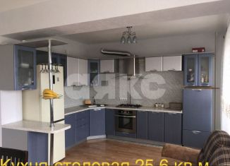 Продаю 3-ком. квартиру, 104 м2, Геленджик, Пионерская улица, 2