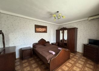 Сдам двухкомнатную квартиру, 55 м2, Сочи, улица Гоголя, 11, микрорайон Центральный