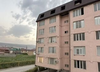 Продаю 3-ком. квартиру, 100 м2, Махачкала, 1-я Акгёльная улица, 9