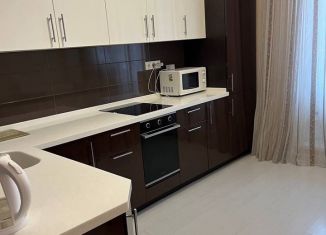 Сдам в аренду 3-ком. квартиру, 87 м2, Люберцы, Октябрьский проспект, 18к3