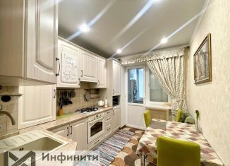 Продаю 2-ком. квартиру, 44.5 м2, Ставрополь, улица Достоевского, 77к2