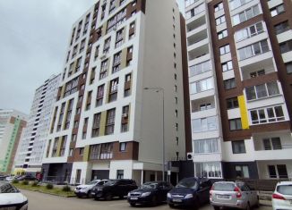 Продажа 2-ком. квартиры, 49.3 м2, Киров, улица Архитектора Валерия Зянкина