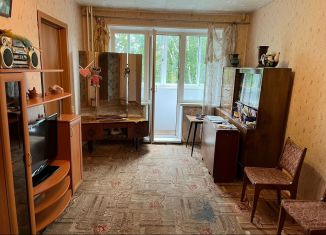 Продаю 2-ком. квартиру, 46 м2, Златоуст, улица имени М.С. Урицкого, 3