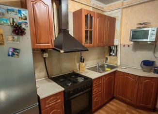 Сдаю в аренду трехкомнатную квартиру, 63 м2, Республика Башкортостан, Комсомольская улица, 163/2