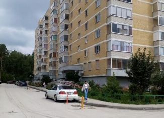 Сдача в аренду 1-ком. квартиры, 37 м2, Верхняя Пышма, улица Уральских Рабочих, 44Ж