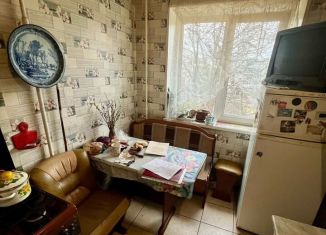 Продается трехкомнатная квартира, 54 м2, Тихвин, 5-й микрорайон, 17