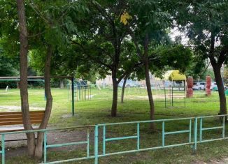 Продаю двухкомнатную квартиру, 49.4 м2, Копейск, улица Голубцова, 15