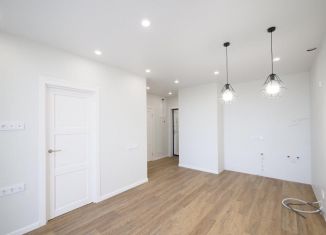 Продается 3-ком. квартира, 70.5 м2, Евпатория, улица 9 Мая, 39