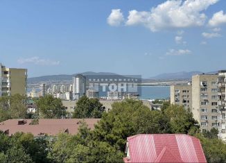 Продам 4-ком. квартиру, 73.4 м2, Геленджик, микрорайон Парус, 17