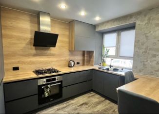 Продается 3-комнатная квартира, 63 м2, Дзержинск, улица Черняховского, 14