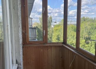 Продается 3-ком. квартира, 58 м2, Дзержинск, улица Бутлерова, 40Б