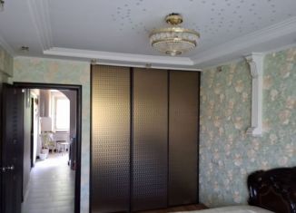 Продается трехкомнатная квартира, 66 м2, Сочи, улица Роз, 46, микрорайон Центральный