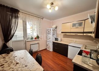 Продам 2-ком. квартиру, 60.7 м2, Астрахань, Балашовская улица, 13к1, ЖК Времена Года