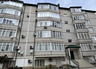 Продам 2-ком. квартиру, 64 м2, Анапа, Таёжная улица, 51