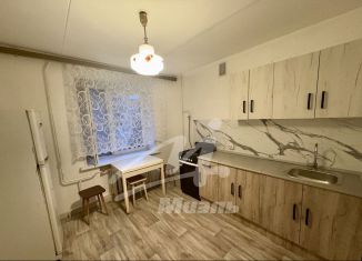 Сдаю 2-ком. квартиру, 54 м2, Лобня, улица Ленина, 19к1