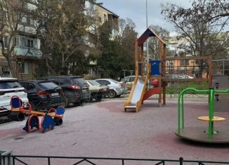 Продажа двухкомнатной квартиры, 48 м2, Керчь, 1-й Портовый переулок, 8