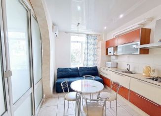 Трехкомнатная квартира на продажу, 50 м2, Сочи, Учительская улица, 24Г, микрорайон Светлана