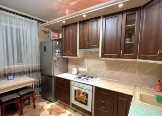 Сдается в аренду 1-комнатная квартира, 40 м2, Бронницы, улица Соловьиная Роща, 1