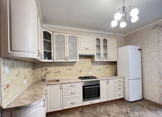 Сдам в аренду трехкомнатную квартиру, 81 м2, Владимир, Славная улица, 15