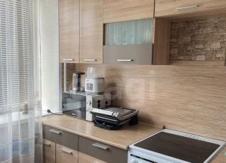 Продаю 1-комнатную квартиру, 42 м2, Старый Оскол, микрорайон Макаренко, 6