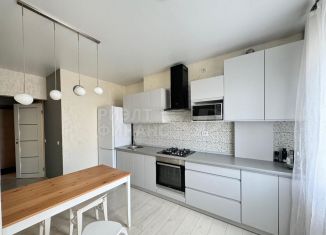 Продается 2-комнатная квартира, 53 м2, Калининград, улица Маршала Жукова, 11