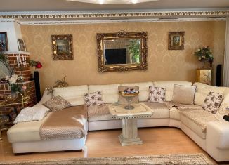 Продается 4-комнатная квартира, 154 м2, Екатеринбург, улица Николая Никонова, 18