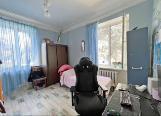 Продам 3-ком. квартиру, 61.9 м2, Алушта, улица Ленина, 58