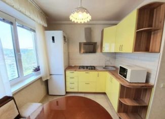 Сдаю в аренду двухкомнатную квартиру, 45 м2, Сочи, улица Цюрупы, 13А, микрорайон Новый Сочи