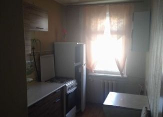 Сдается в аренду 3-ком. квартира, 60 м2, Елабуга, проспект Нефтяников, 13