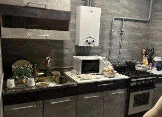 Сдаю в аренду однокомнатную квартиру, 38 м2, Армавир, улица Луначарского, 153