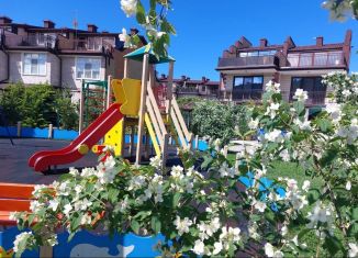 Продаю таунхаус, 88 м2, Сочи, микрорайон Головинка, улица Романтиков, 16