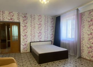 Аренда двухкомнатной квартиры, 80 м2, Анапа, улица Самбурова, 258