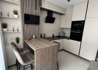 Сдам однокомнатную квартиру, 45 м2, Калининград, улица Генерала Челнокова, 25