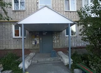 Продаю 2-ком. квартиру, 45 м2, Серов, улица Ленина, 238