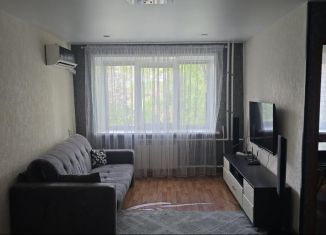 Сдаю 2-комнатную квартиру, 47 м2, Елабуга, улица Строителей, 12