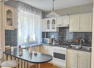 Продам 3-комнатную квартиру, 60.2 м2, Саратов, Советская улица