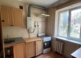 2-ком. квартира в аренду, 44 м2, Армавир, улица Советской Армии, 20