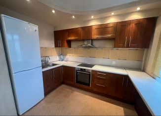 Продаю четырехкомнатную квартиру, 76.9 м2, Великие Луки, Вокзальная улица, 15/26