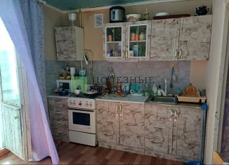 Продаю 2-ком. квартиру, 52.1 м2, посёлок городского типа Новоозёрное, улица Героев-Десантников, 25