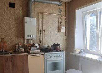 Продам 2-ком. квартиру, 46 м2, Псков, улица Яна Фабрициуса, 29