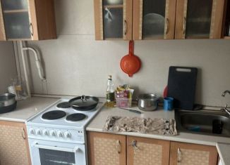 Аренда 3-ком. квартиры, 80 м2, Кингисепп, улица Химиков, 9А